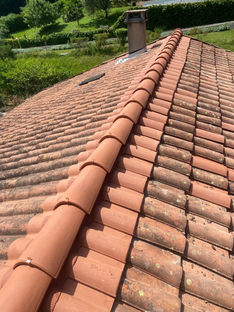 Faîtage toit rénovation par Fabre Toiture